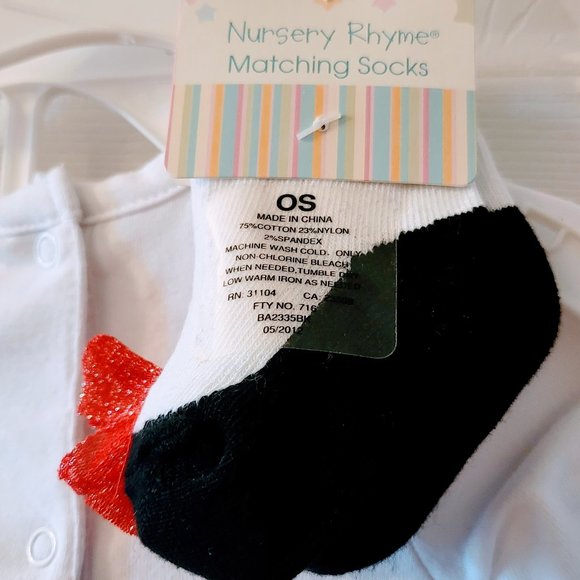 NWT Candy Canes "Sweet" Christmas/Holiday Two Piece w/Matching Socks-Sz 6 mos! - Picture 9 of 15